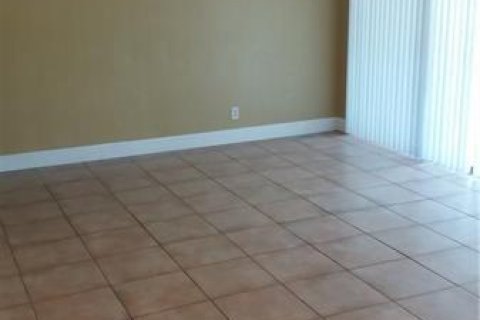 Condo in Coral Springs, Florida, 1 bedroom  № 2083817 - photo 6
