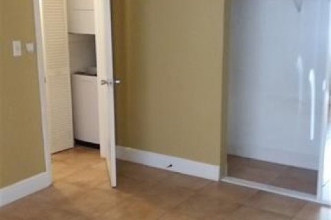 Condo in Coral Springs, Florida, 1 bedroom  № 2083817 - photo 10