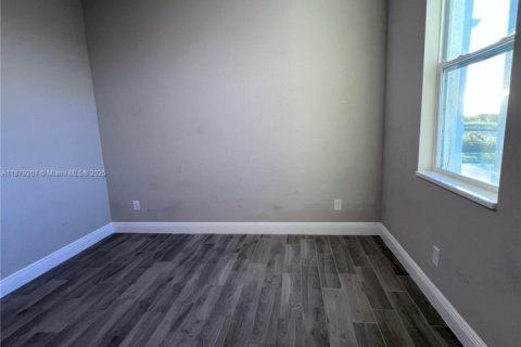 Купить виллу или дом в Лабель, Флорида 8 комнат, 142.7м2, № 1977875 - фото 17