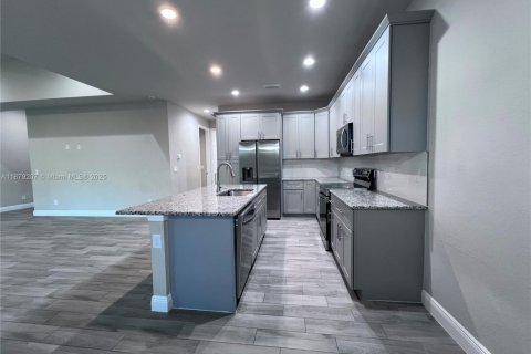 Купить виллу или дом в Лабель, Флорида 8 комнат, 142.7м2, № 1977875 - фото 10