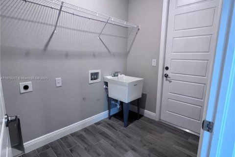 Купить виллу или дом в Лабель, Флорида 8 комнат, 142.7м2, № 1977875 - фото 18