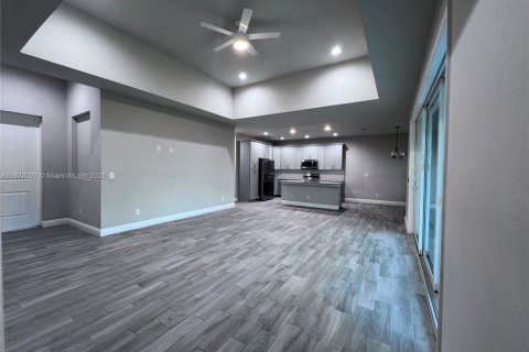 Купить виллу или дом в Лабель, Флорида 8 комнат, 142.7м2, № 1977875 - фото 4