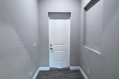 Купить виллу или дом в Лабель, Флорида 8 комнат, 142.7м2, № 1977875 - фото 2