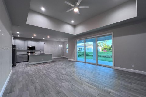 Купить виллу или дом в Лабель, Флорида 8 комнат, 142.7м2, № 1977875 - фото 3