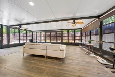 House in Pembroke Pines, Florida 4 bedrooms, 131.55 sq.m. № 2065291 - photo 22