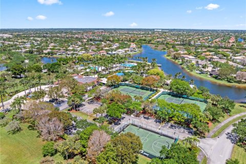 House in Pembroke Pines, Florida 4 bedrooms, 131.55 sq.m. № 2065291 - photo 29