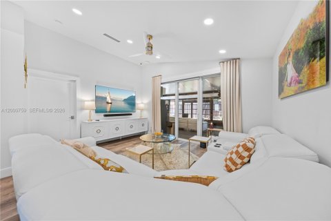 House in Pembroke Pines, Florida 4 bedrooms, 131.55 sq.m. № 2065291 - photo 6