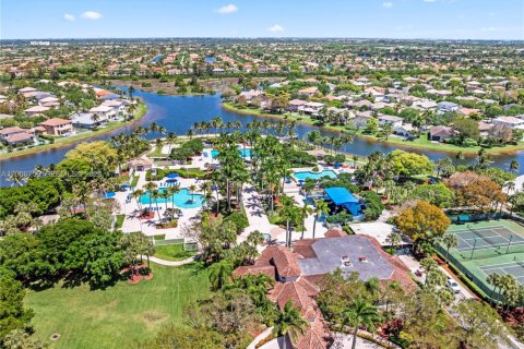 House in Pembroke Pines, Florida 4 bedrooms, 131.55 sq.m. № 2065291 - photo 27