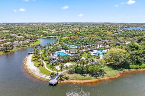 House in Pembroke Pines, Florida 4 bedrooms, 131.55 sq.m. № 2065291 - photo 26