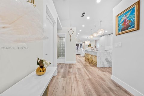 House in Pembroke Pines, Florida 4 bedrooms, 131.55 sq.m. № 2065291 - photo 2