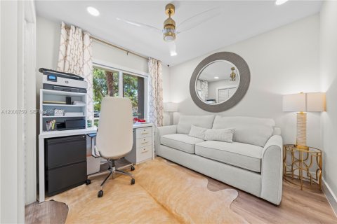 House in Pembroke Pines, Florida 4 bedrooms, 131.55 sq.m. № 2065291 - photo 19