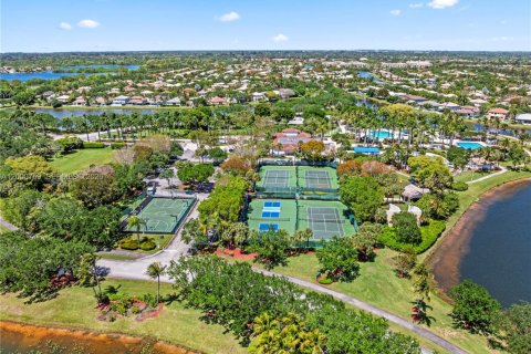 House in Pembroke Pines, Florida 4 bedrooms, 131.55 sq.m. № 2065291 - photo 30