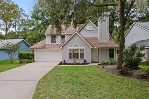 House in Altamonte Springs, Florida 3 bedrooms, 146.97 sq.m. № 1771885 - photo 1