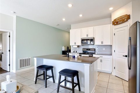 House in Davenport, Florida 3 bedrooms, 146.79 sq.m. № 2100333 - photo 8