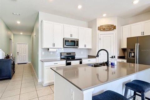House in Davenport, Florida 3 bedrooms, 146.79 sq.m. № 2100333 - photo 4