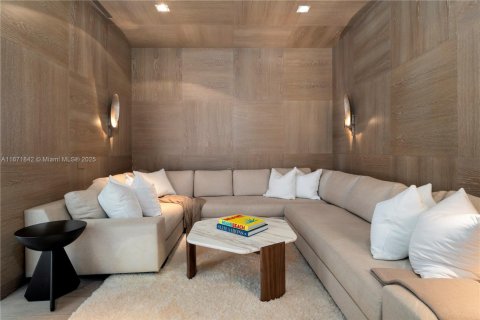 Condo in Miami Beach, Florida, 4 bedrooms  № 1936598 - photo 12