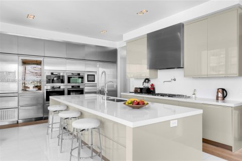 Condo in Miami Beach, Florida, 4 bedrooms  № 1936598 - photo 16