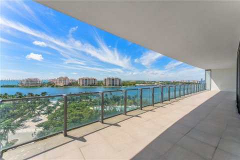 Condo in Miami Beach, Florida, 4 bedrooms  № 1936598 - photo 25