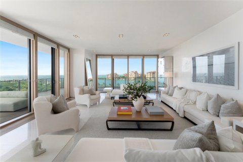 Condo in Miami Beach, Florida, 4 bedrooms  № 1936598 - photo 2