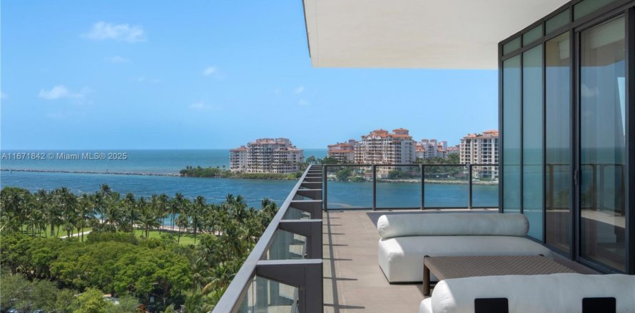 Condo in Miami Beach, Florida, 4 bedrooms  № 1936598