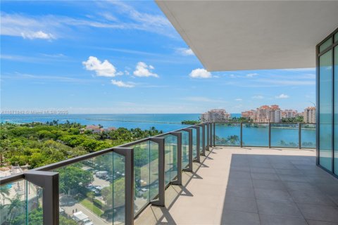 Condo in Miami Beach, Florida, 4 bedrooms  № 1936598 - photo 24