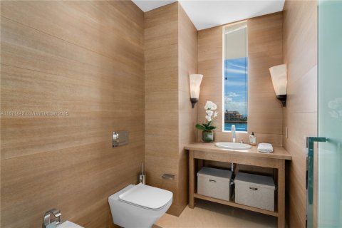 Condo in Miami Beach, Florida, 4 bedrooms  № 1936598 - photo 23