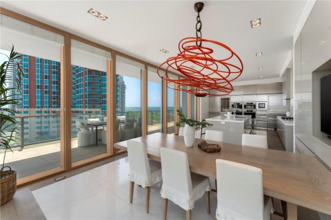 Condo in Miami Beach, Florida, 4 bedrooms  № 1936598 - photo 4