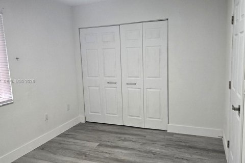 Villa ou maison à louer à Miami, Floride: 3 chambres, 111.48 m2 № 2084854 - photo 17