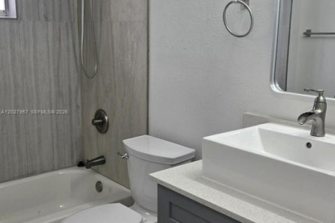Villa ou maison à louer à Miami, Floride: 3 chambres, 111.48 m2 № 2084854 - photo 11