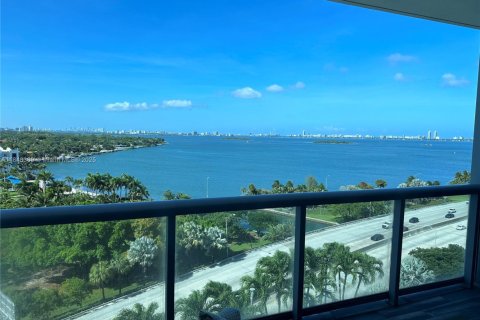Condominio en alquiler en Miami, Florida, 2 dormitorios, 107.58 m2 № 1852232 - foto 4