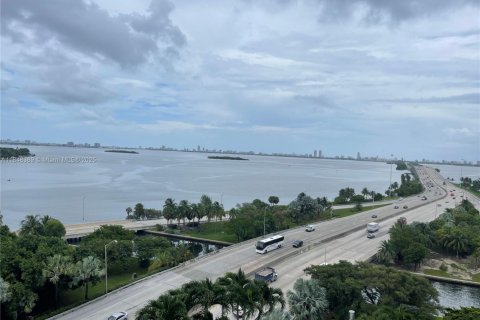 Condominio en alquiler en Miami, Florida, 2 dormitorios, 107.58 m2 № 1852232 - foto 5