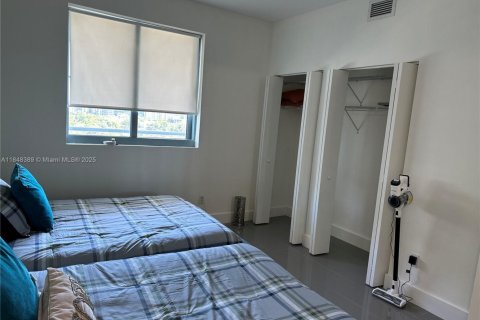 Condominio en alquiler en Miami, Florida, 2 dormitorios, 107.58 m2 № 1852232 - foto 13