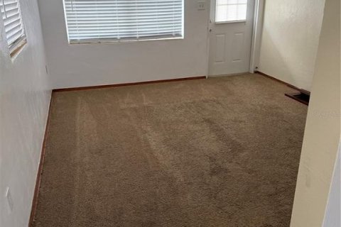 House in Clermont, Florida 3 bedrooms, 87.14 sq.m. № 2105162 - photo 4