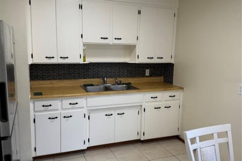 House in Clermont, Florida 3 bedrooms, 87.14 sq.m. № 2105162 - photo 6