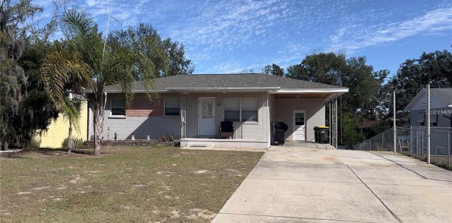 House in Clermont, Florida 3 bedrooms, 87.14 sq.m. № 2105162