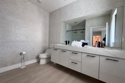 Adosado en venta en Doral, Florida, 3 dormitorios, 219.81 m2 № 1998660 - foto 16