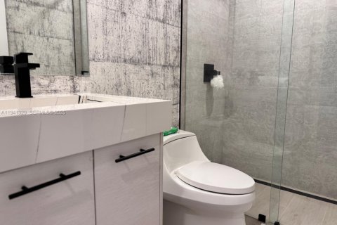 Adosado en venta en Doral, Florida, 3 dormitorios, 219.81 m2 № 1998660 - foto 11