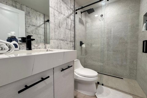 Adosado en venta en Doral, Florida, 3 dormitorios, 219.81 m2 № 1998660 - foto 21