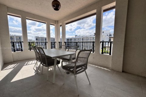 Adosado en venta en Doral, Florida, 3 dormitorios, 219.81 m2 № 1998660 - foto 22