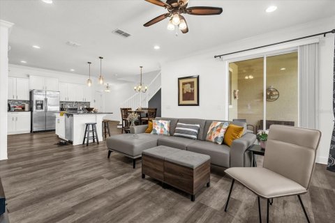 Adosado en venta en Kissimmee, Florida, 3 dormitorios, 187.29 m2 № 1827183 - foto 5