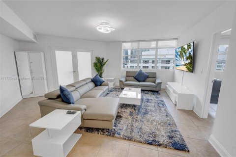 Condo in Miami, Florida, 2 bedrooms № 1985257 - photo 28