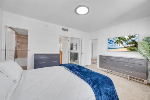 Copropriété à vendre à Miami, Floride: 2 chambres, 91.97 m2 № 1985257 - photo 11