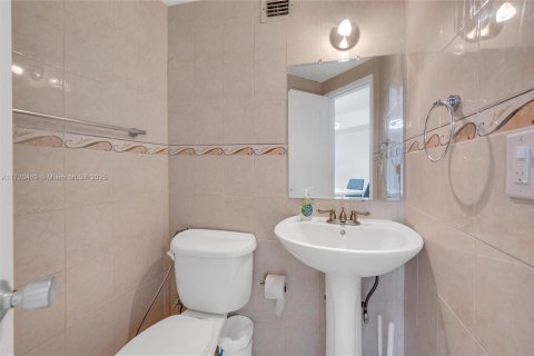 Copropriété à vendre à Miami, Floride: 2 chambres, 91.97 m2 № 1985257 - photo 19