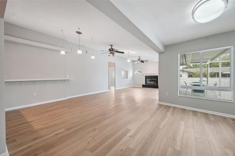 House in Largo, Florida 5 bedrooms, 251.95 sq.m. № 1810682 - photo 19