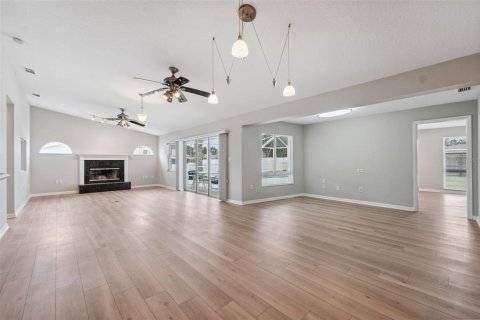 House in Largo, Florida 5 bedrooms, 251.95 sq.m. № 1810682 - photo 20