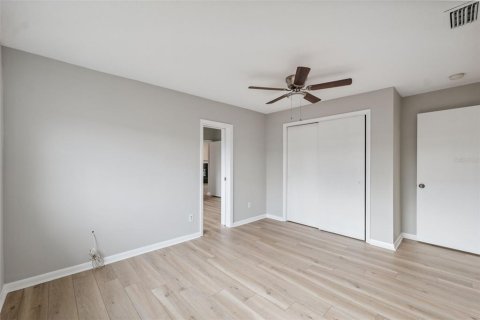 House in Largo, Florida 5 bedrooms, 251.95 sq.m. № 1810682 - photo 29