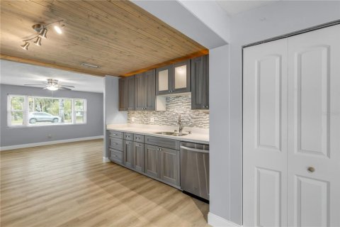 Villa ou maison à vendre à New Smyrna Beach, Floride: 3 chambres, 144.46 m2 № 2229393 - photo 19