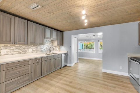Villa ou maison à vendre à New Smyrna Beach, Floride: 3 chambres, 144.46 m2 № 2229393 - photo 15