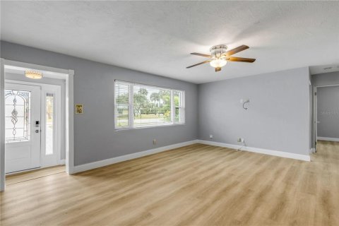 Villa ou maison à vendre à New Smyrna Beach, Floride: 3 chambres, 144.46 m2 № 2229393 - photo 14