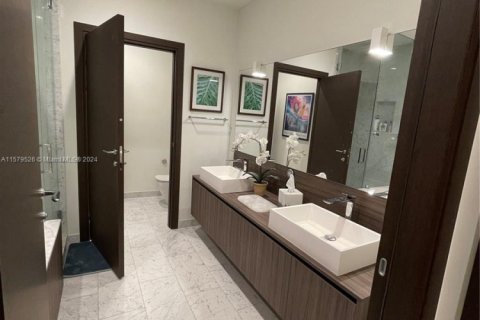 Купить кондоминиум в Майами, Флорида 1 спальня, 76.46м2, № 2053956 - фото 13